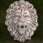 Esta cabeza de león tiene unas medidas de 52 cm de alto, 35 cm de ancho, 16 cm de fondo y un peso de 19 kilogramos